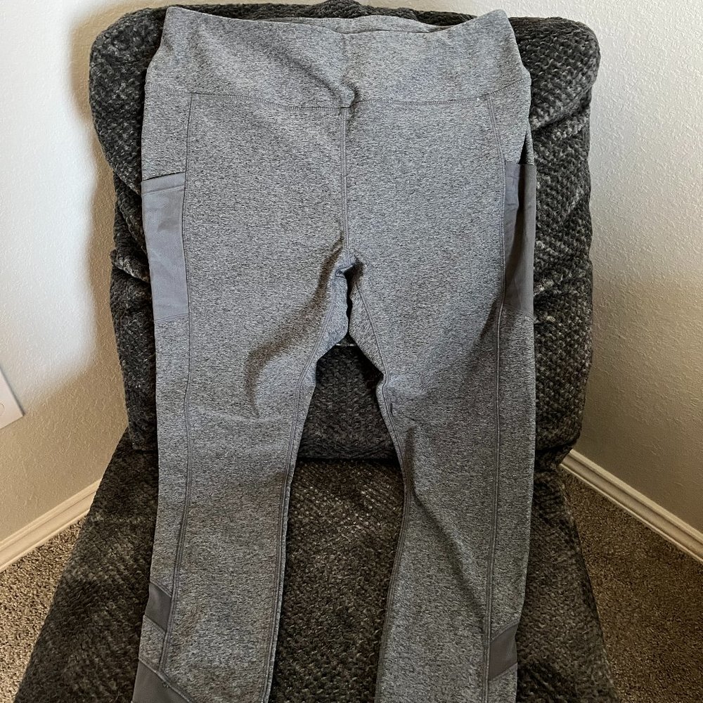 Mondetta 3/4-length gray yoga pants/leggings with mesh cutouts